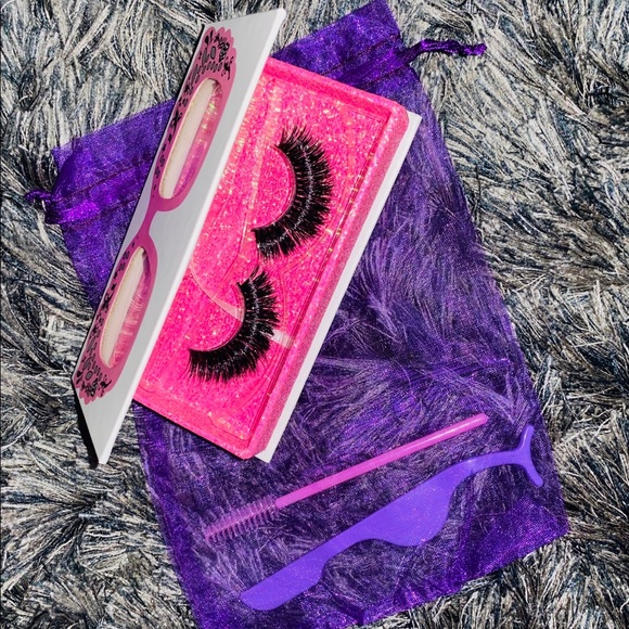 Eyelashes - Picture 4 of 4